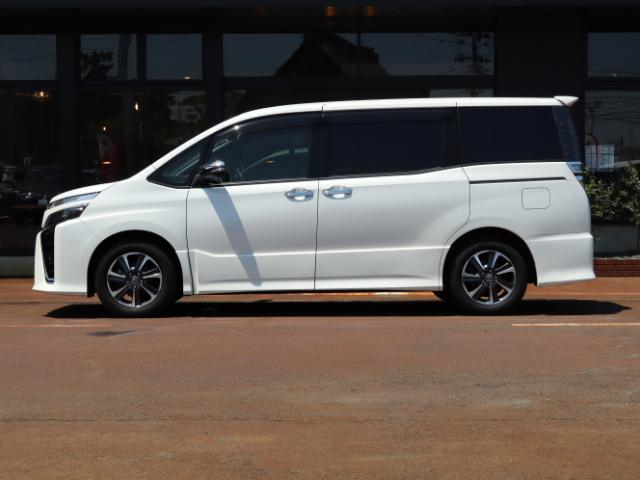 Ref:AUX-24974694 TOYOTA VOXY 2018 3 Ref:AUX-24974694 TOYOTA VOXY 2018 - Image 3