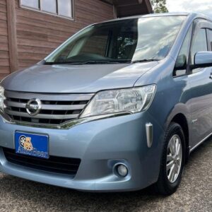 2013 Nissan Serena blue gasoline used car Japan export