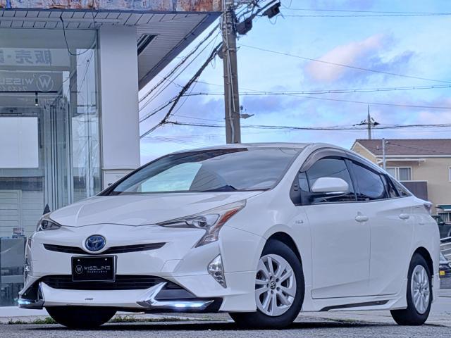 Ref:AUX-24993799 TOYOTA PRIUS 2016 1 2016 Toyota Prius pearl hybrid used car Japan export