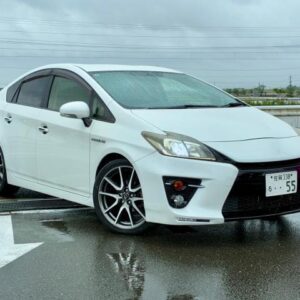 2013 Toyota Prius pearl gasoline used car Japan export