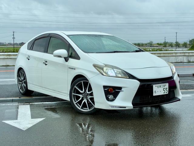 Ref:AUX-24994464 TOYOTA PRIUS 2013 1 2013 Toyota Prius pearl gasoline used car Japan export