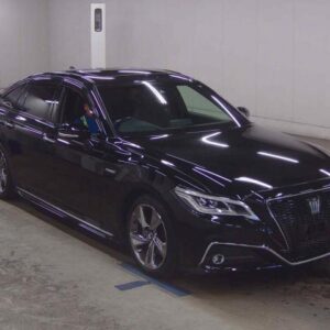2018 Toyota Crown Hybrid black gasoline used car Japan export