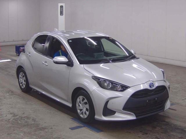 Ref:AUX-25000173 TOYOTA YARIS 2021 1 2021 Toyota Yaris silver gasoline used car Japan export
