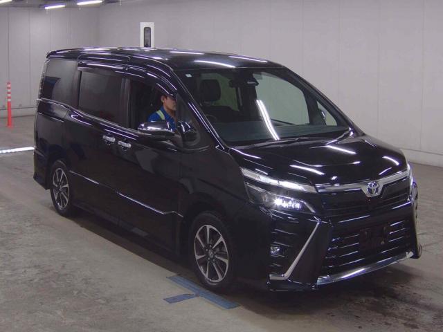 Ref:AUX-25000420 TOYOTA VOXY 2020 1 2020 Toyota Voxy black gasoline used car Japan export