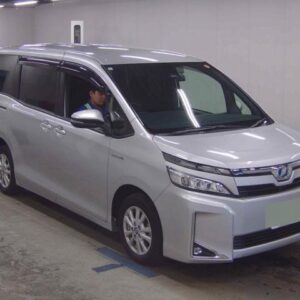 2018 Toyota Voxy silver gasoline used car Japan export