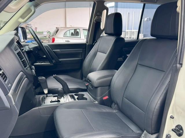 Ref:AUX-25004786 MITSUBISHI PAJERO 2019 18 Ref:AUX-25004786 MITSUBISHI PAJERO 2019 - Image 18