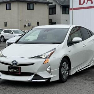 2016 Toyota Prius pearl hybrid used car Japan export