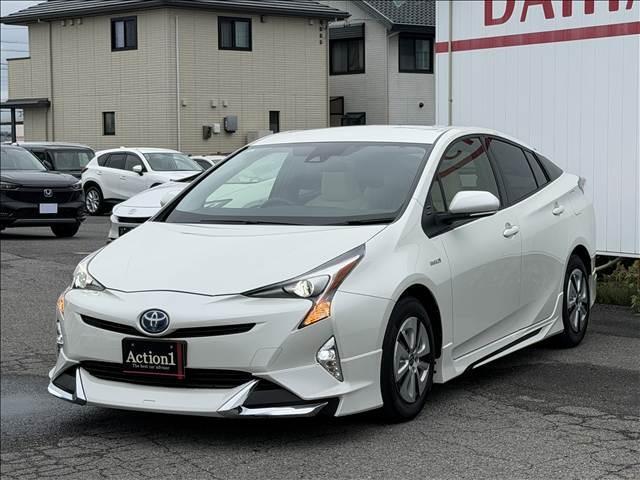 Ref:AUX-25014631 TOYOTA PRIUS 2016 1 2016 Toyota Prius pearl hybrid used car Japan export