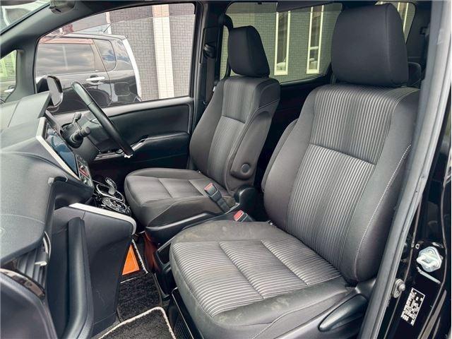 Ref:AUX-25015544 TOYOTA VOXY 2019 9 Ref:AUX-25015544 TOYOTA VOXY 2019 - Image 9