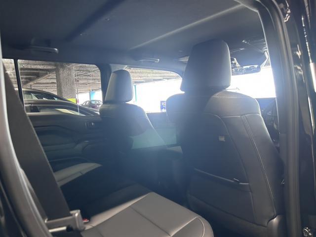 Ref:AUX-25015606 TOYOTA LAND CRUISER FJ 2026 11 Ref:AUX-25015606 TOYOTA LAND CRUISER FJ 2026 - Image 11