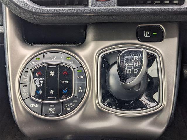 Ref:AUX-25015635 TOYOTA VOXY 2014 19 Ref:AUX-25015635 TOYOTA VOXY 2014 - Image 19