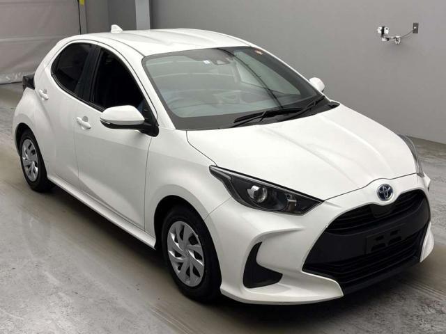 Ref:AUX-25020428 TOYOTA YARIS 2023 1 2023 Toyota Yaris white gasoline used car Japan export