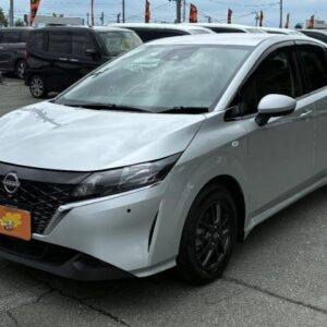2021 Nissan Note silver gasoline used car Japan export