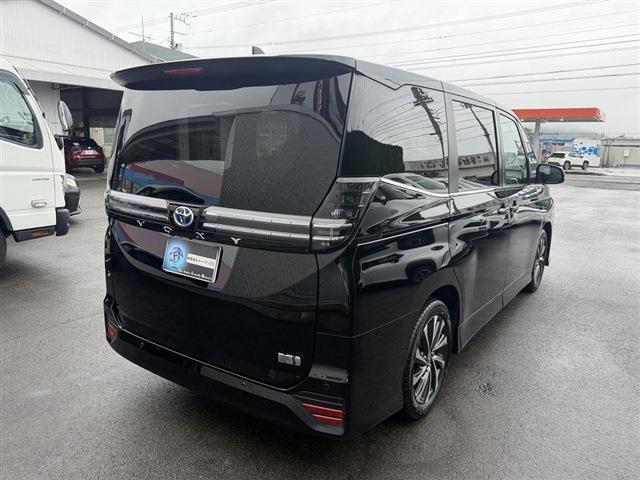 Ref:AUX-25029945 TOYOTA VOXY 2023 2 Ref:AUX-25029945 TOYOTA VOXY 2023 - Image 2
