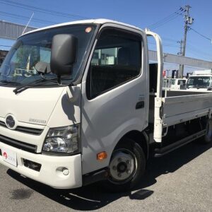2019 Hino Dutro white diesel used car Japan export