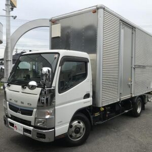 2019 Mitsubishi Fuso Canter white diesel used car Japan export