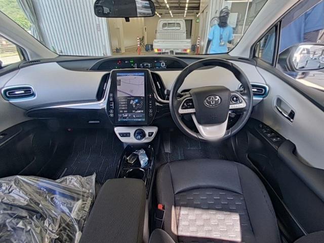 Ref:AUX-25036715 TOYOTA PRIUS PHV 2017 3 Ref:AUX-25036715 TOYOTA PRIUS PHV 2017 - Image 3