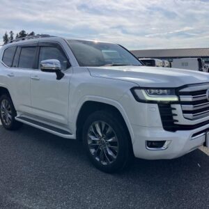 2023 Toyota Land Cruiser pearl gasoline used car Japan export