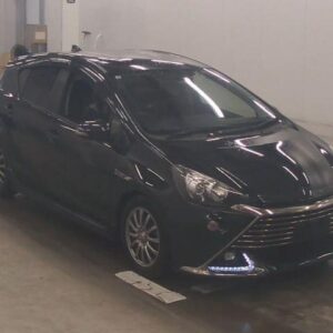 2015 Toyota Aqua black gasoline used car Japan export