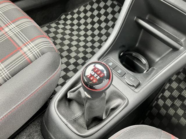 Ref:AUX-25039185 VOLKSWAGEN UP! 2019 14 Ref:AUX-25039185 VOLKSWAGEN UP! 2019 - Image 14