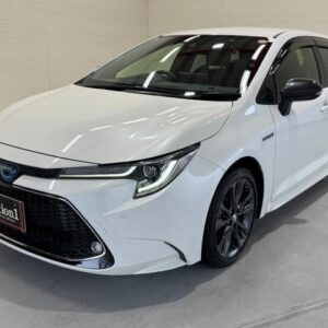 2020 Toyota Corolla Touring pearl hybrid used car Japan export