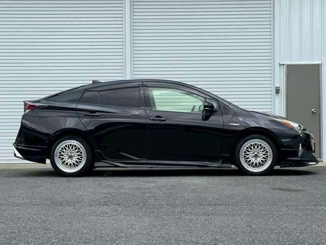 Ref:AUX-25054020 TOYOTA PRIUS 2017 2 Ref:AUX-25054020 TOYOTA PRIUS 2017 - Image 2