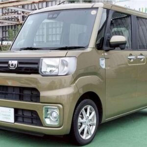 2022 Daihatsu Wake green gasoline used car Japan export