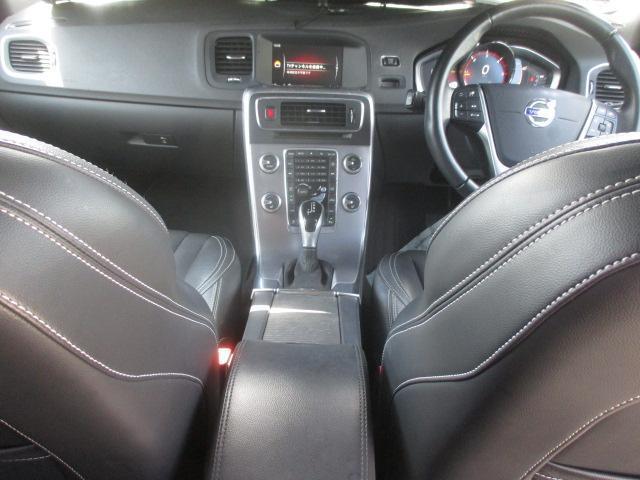 Ref:AUX-25056759 VOLVO V60 2017 2 Ref:AUX-25056759 VOLVO V60 2017 - Image 2
