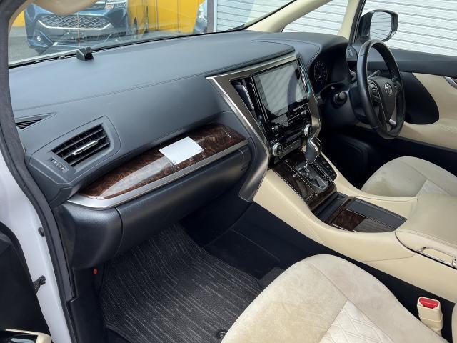 Ref:AUX-25056880 TOYOTA ALPHARD HYBRID 2021 17 Ref:AUX-25056880 TOYOTA ALPHARD HYBRID 2021 - Image 17