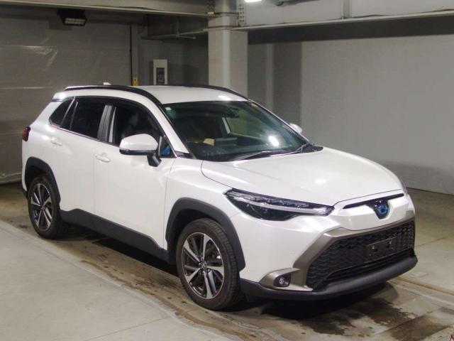 Ref:AUX-25057017 TOYOTA COROLLA CROSS 2023 1 2023 Toyota Corolla Cross pearl gasoline used car Japan export