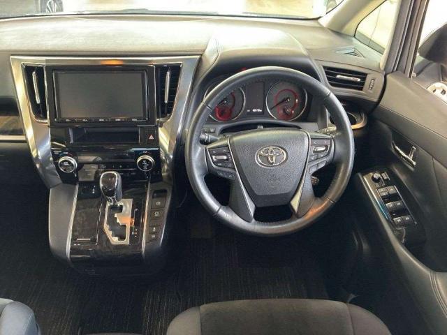 Ref:AUX-25061240 TOYOTA VELLFIRE 2018 3 Ref:AUX-25061240 TOYOTA VELLFIRE 2018 - Image 3