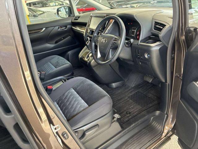 Ref:AUX-25061240 TOYOTA VELLFIRE 2018 4 Ref:AUX-25061240 TOYOTA VELLFIRE 2018 - Image 4