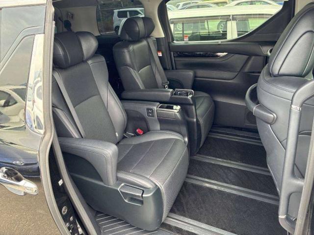 Ref:AUX-25066243 TOYOTA ALPHARD 2022 5 Ref:AUX-25066243 TOYOTA ALPHARD 2022 - Image 5