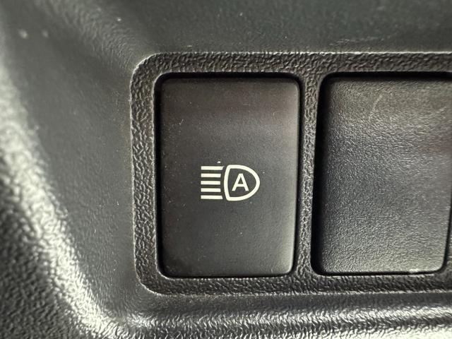 Ref:AUX-25070858 TOYOTA HIACE VAN 2019 18 Ref:AUX-25070858 TOYOTA HIACE VAN 2019 - Image 18