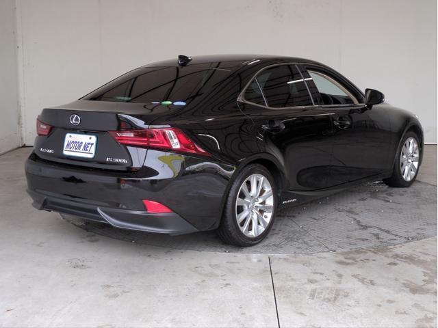 Ref:AUX-25071447 LEXUS IS 2015 2 Ref:AUX-25071447 LEXUS IS 2015 - Image 2