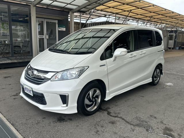 Ref:AUX-25071454 HONDA FREED HYBRID 2014 1 2014 Honda Freed Hybrid pearl hybrid used car Japan export