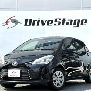 2018 Toyota Vitz black hybrid used car Japan export