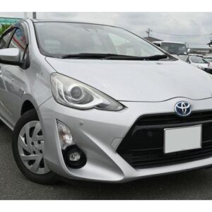 2015 Toyota Aqua silver hybrid used car Japan export