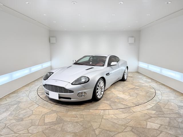 Ref:AUX-25076780 ASTON MARTIN VANQUISH 2003 1 2003 Aston Martin Vanquish silver gasoline used car Japan export