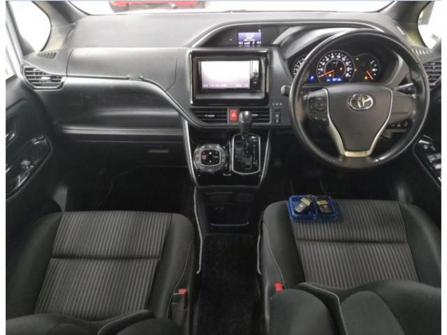 Ref:AUX-25080941 TOYOTA VOXY 2018 3 Ref:AUX-25080941 TOYOTA VOXY 2018 - Image 3