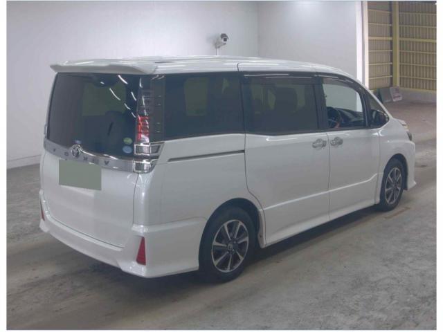 Ref:AUX-25080941 TOYOTA VOXY 2018 5 Ref:AUX-25080941 TOYOTA VOXY 2018 - Image 5
