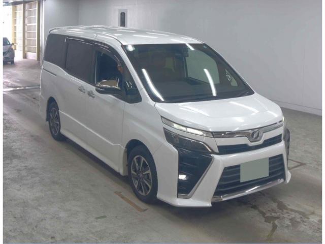 Ref:AUX-25080941 TOYOTA VOXY 2018 1 2018 Toyota Voxy pearl gasoline used car Japan export