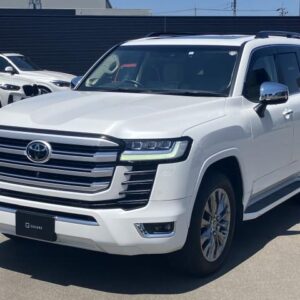 2023 Toyota Land Cruiser pearl gasoline used car Japan export