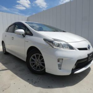 2013 Toyota Prius white gasoline used car Japan export