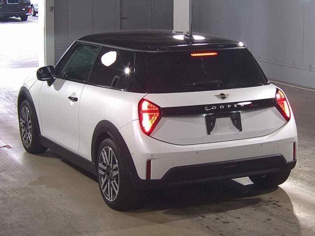 Ref:AUX-25090661 MINI MINI 2024 2 Ref:AUX-25090661 MINI MINI 2024 - Image 2
