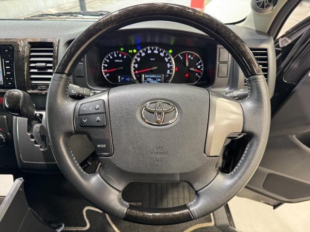 Ref:AUX-25091013 TOYOTA HIACE VAN 2017 13 Ref:AUX-25091013 TOYOTA HIACE VAN 2017 - Image 13