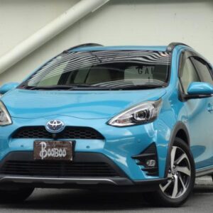 2019 Toyota Aqua green hybrid used car Japan export
