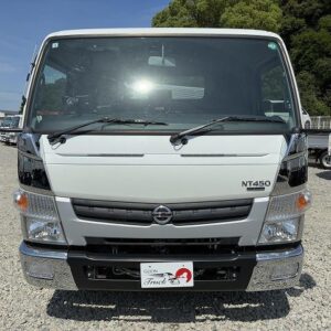 2017 Nissan Atlas Truck white diesel used car Japan export