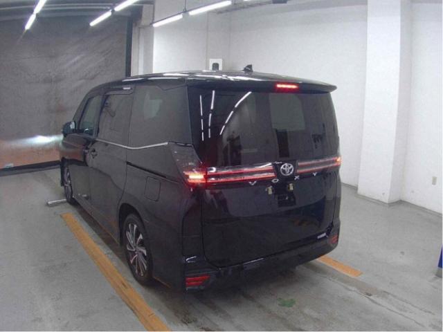 Ref:AUX-25101804 TOYOTA VOXY 2023 2 Ref:AUX-25101804 TOYOTA VOXY 2023 - Image 2
