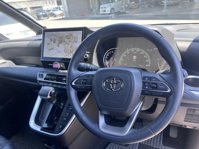 Ref:AUX-25101804 TOYOTA VOXY 2023 13 Ref:AUX-25101804 TOYOTA VOXY 2023 - Image 13